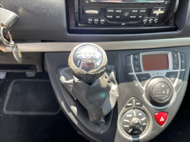 Citroën C8 2,0 HDi 8.MÍST 2xKOLA STK 7/28 - fotka 18 z 31