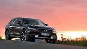 Volvo V90 Cross Country.