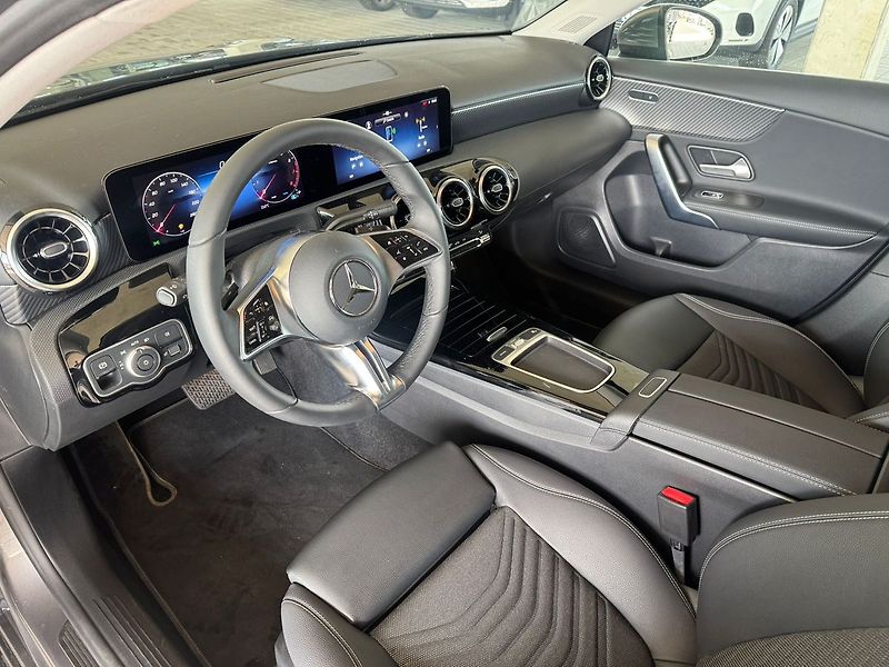 Mercedes-Benz Třídy A 200 - fotka 12 z 20