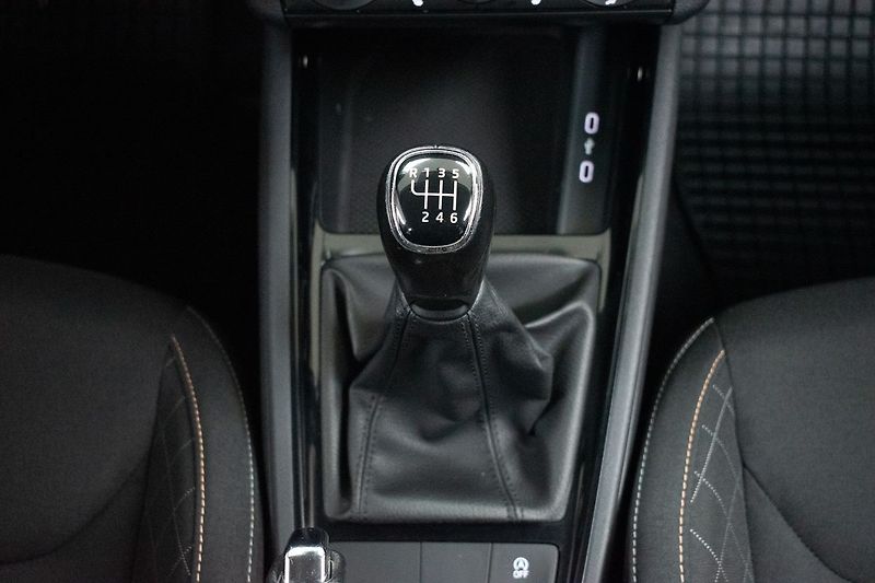 Škoda Scala 1.6 TDI SmartLink+*DPH*ČR 1.M* - fotka 20 z 39