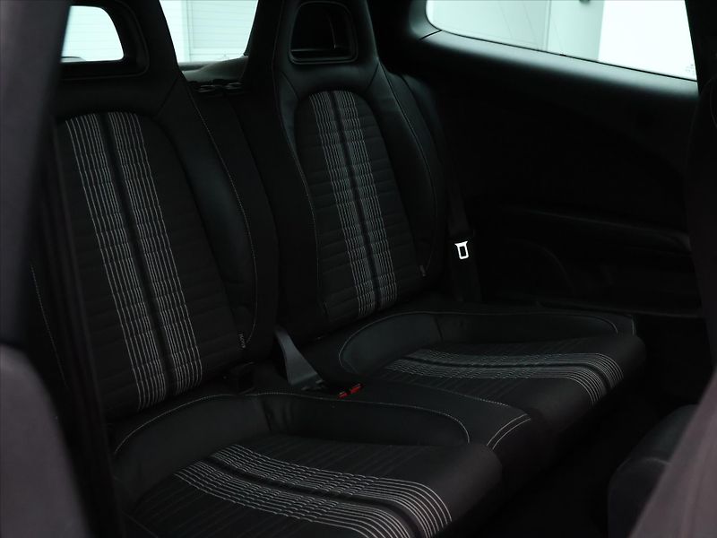 Volkswagen Scirocco 1,4 TSI 90kW Sport Xenon Pano - fotka 14 z 32