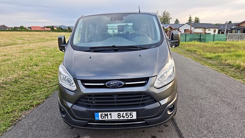 Ford Tourneo Custom (2016) - fotka 6 z 17