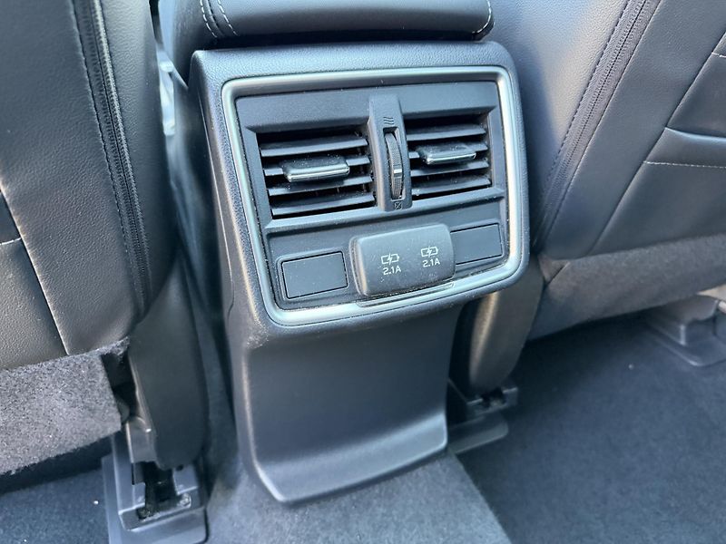 Subaru Forester e-BOXER EXECUTIVE CVT Lineartr - fotka 27 z 29