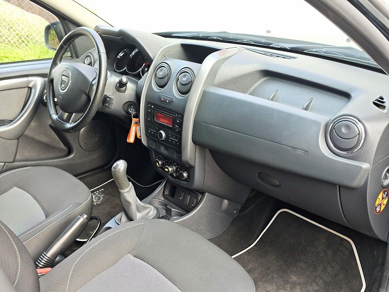 Dacia Duster (2016) 1.6i Arctica - fotka 19 z 21