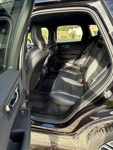 Volvo XC60 2,0 - fotka 22 z 62