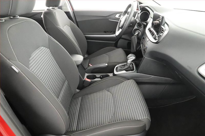 Kia Ceed (2025) Top 1.5 T-GDI - fotka 7 z 21