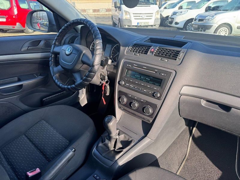 Škoda Octavia (2011) 1,6 TDI 77 KW ITÁLIE STK - fotka 34 z 47