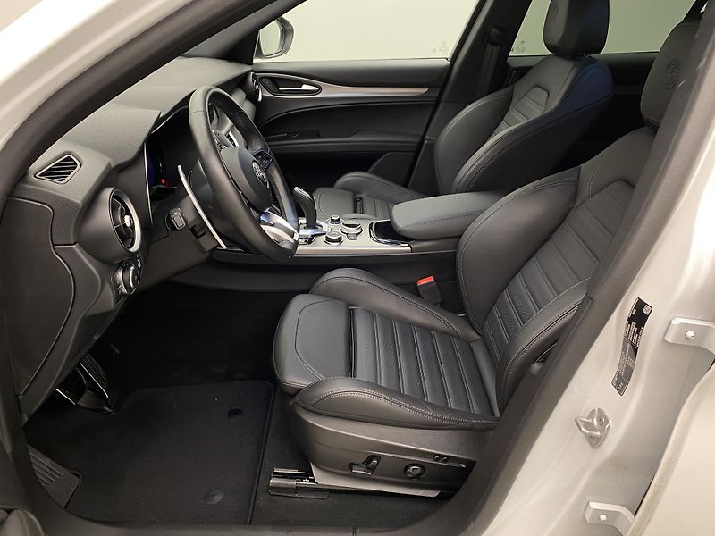 Alfa Romeo Stelvio VELOCE 2.2JTDm Q4 AUT - fotka 3 z 56