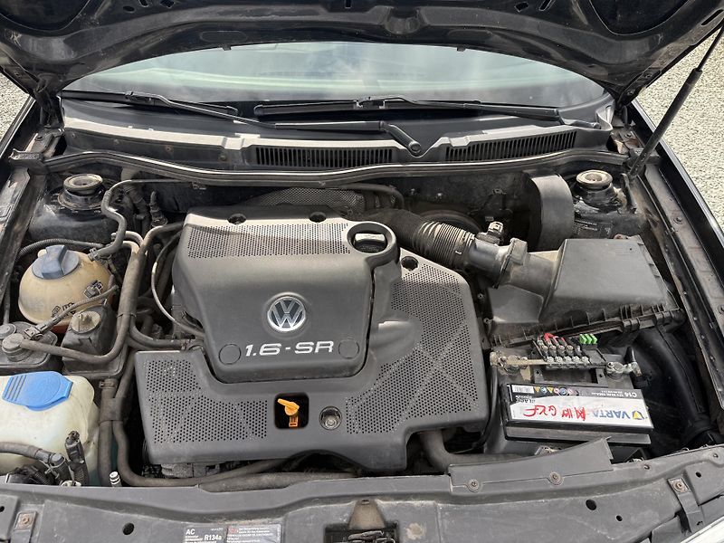 Volkswagen Golf 1.6i - fotka 13 z 13