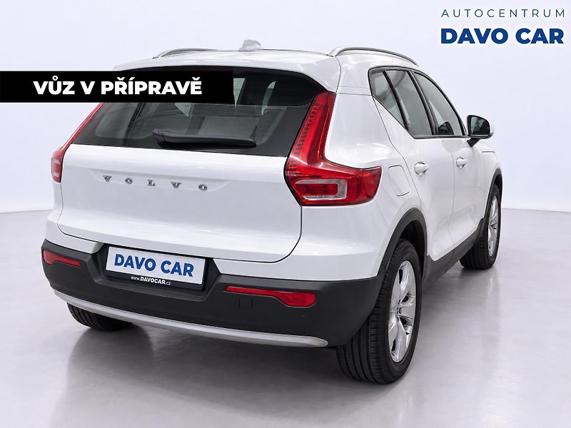 Volvo XC40 2.0 D3 110kW AWD Momentum PRO - fotka 3 z 12