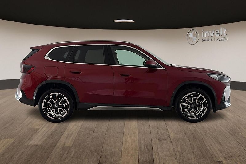 BMW X1 sDrive18d - fotka 2 z 14