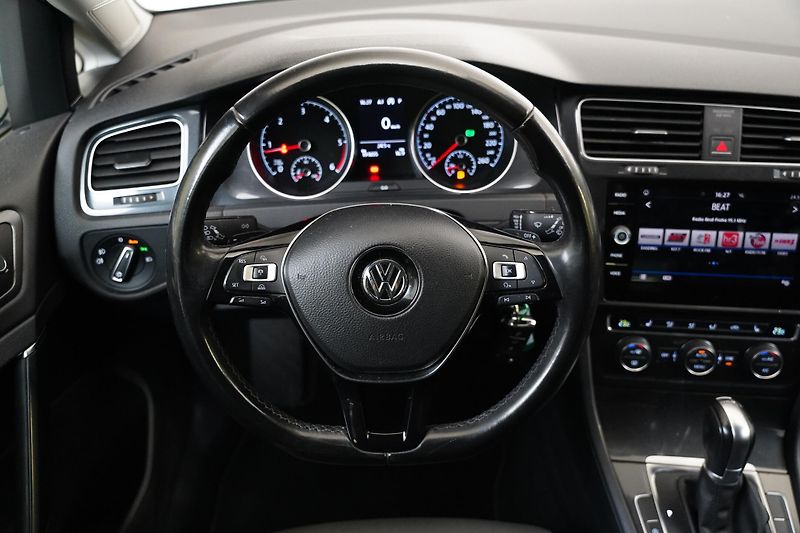 Volkswagen Golf - fotka 17 z 26