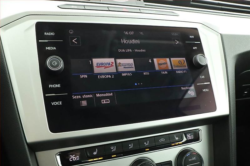 Volkswagen Passat (2019) 2.0 TDI, Automat, Navi - fotka 17 z 21