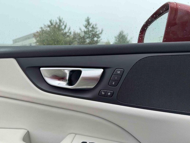 Volvo V60 (2024) VOLVO V60 T6 PHEV - fotka 17 z 23