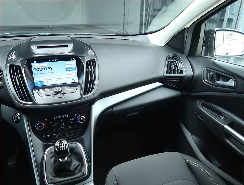 Ford Kuga (2018) Titanium 1.5 TDCi, Navi - fotka 8 z 15