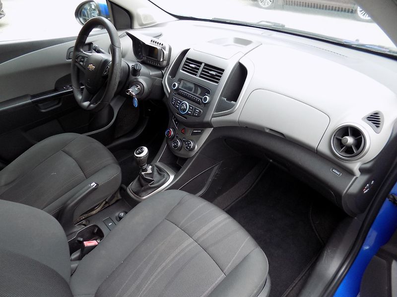 Chevrolet Aveo (2012) 1.2 16V - fotka 10 z 12