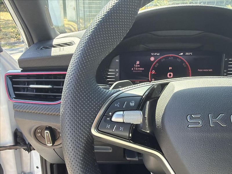 Škoda Kamiq 1,5 TSI 110 kW DSG Monte Carlo - fotka 18 z 36