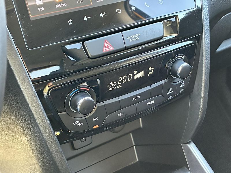Suzuki Vitara 1.4 BoosterJet 6AT 4x4 Eleganc - fotka 20 z 22