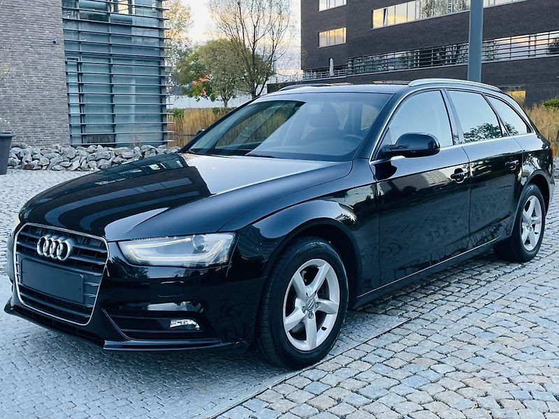 Audi A4 2.0TDI MAN VÝHŘEV SERVISKA LED - fotka 5 z 41