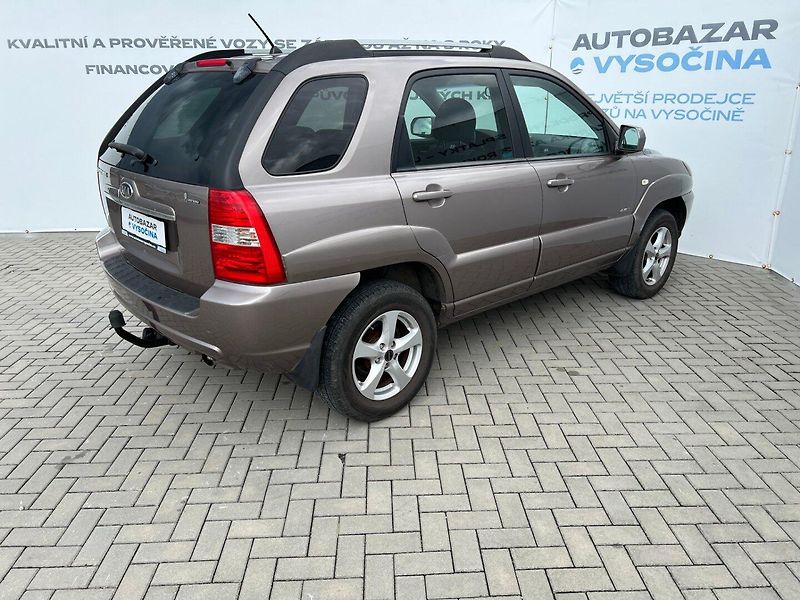 Kia Sportage (2008) 2.0i 104kW! 4x4! Tažné! - fotka 4 z 22