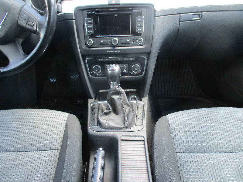 Škoda Superb (2013) combi II 4x4 2,0 TDi - fotka 7 z 11