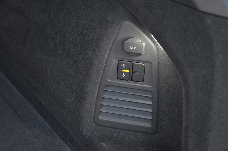 Volkswagen Touareg (2020) 3.0 TDi 200kW 4x4 / ČR / TAŽNÉ - fotka 14 z 44