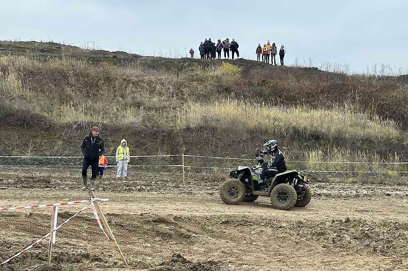 Offroad Maraton Most 2025 v lomu v Braňanech.