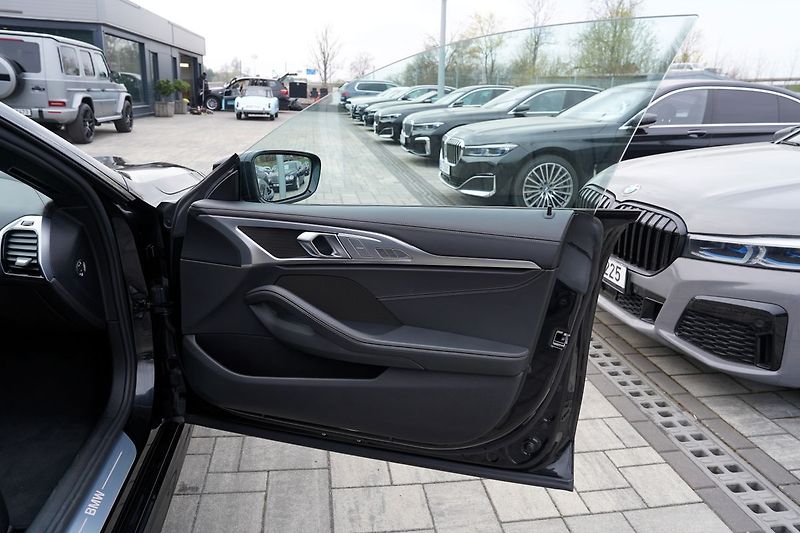 BMW Řada 8 840i Gran Coupe/Led/340 PS - fotka 18 z 49