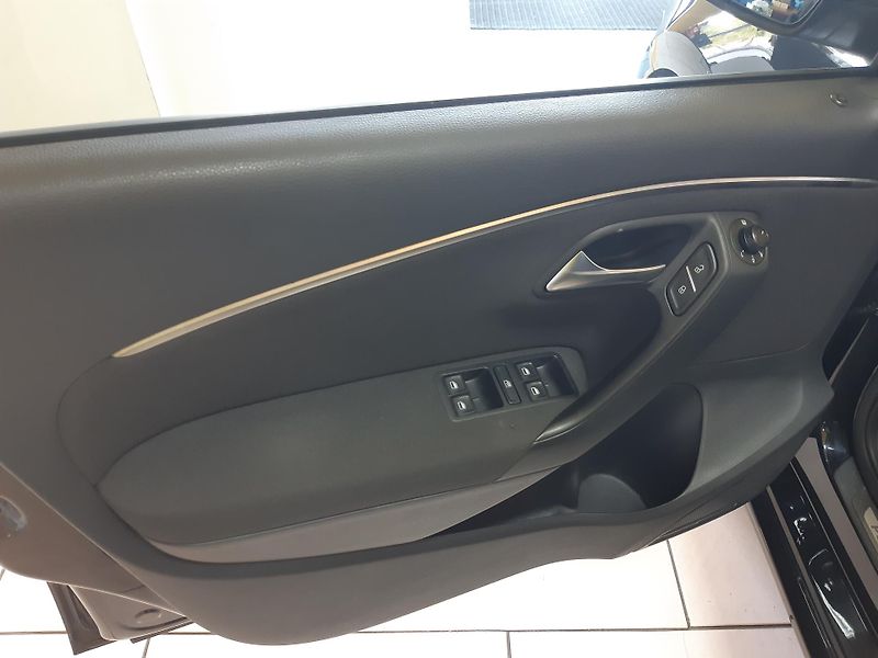 Volkswagen Polo 1.2 TSI KLIMA NOVE ROZVODY - fotka 15 z 20