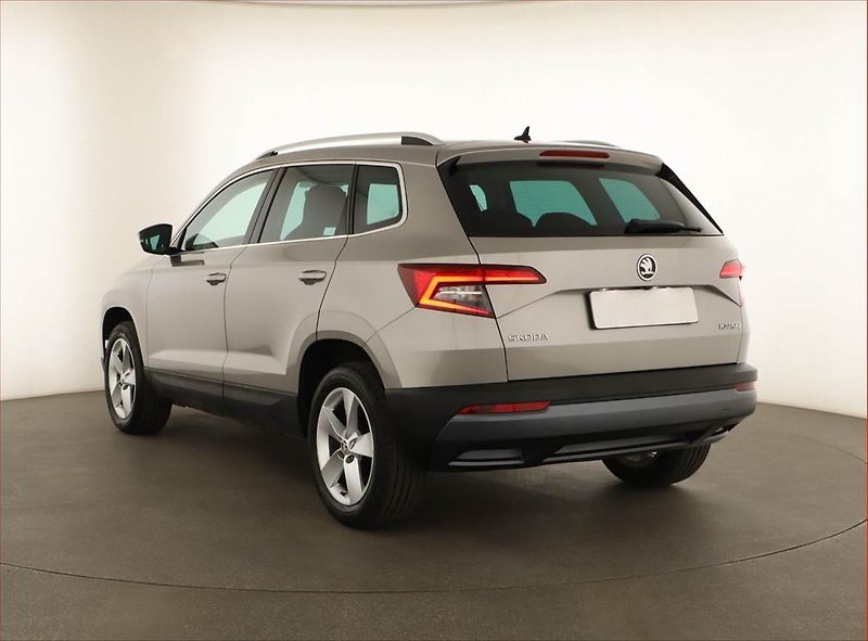 Škoda Karoq (2018) Style 1.5 TSI - fotka 4 z 17