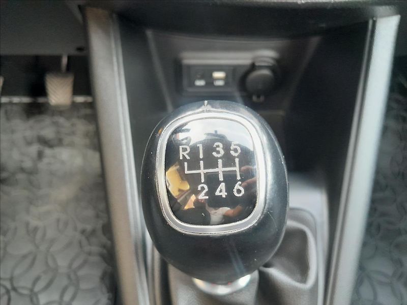 Hyundai ix20 1,6i 91 kW - fotka 35 z 49