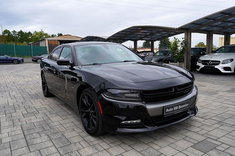 Dodge Charger 5.7 V8 Hemi R/T, kůže/AT/375 P - fotka 8 z 44