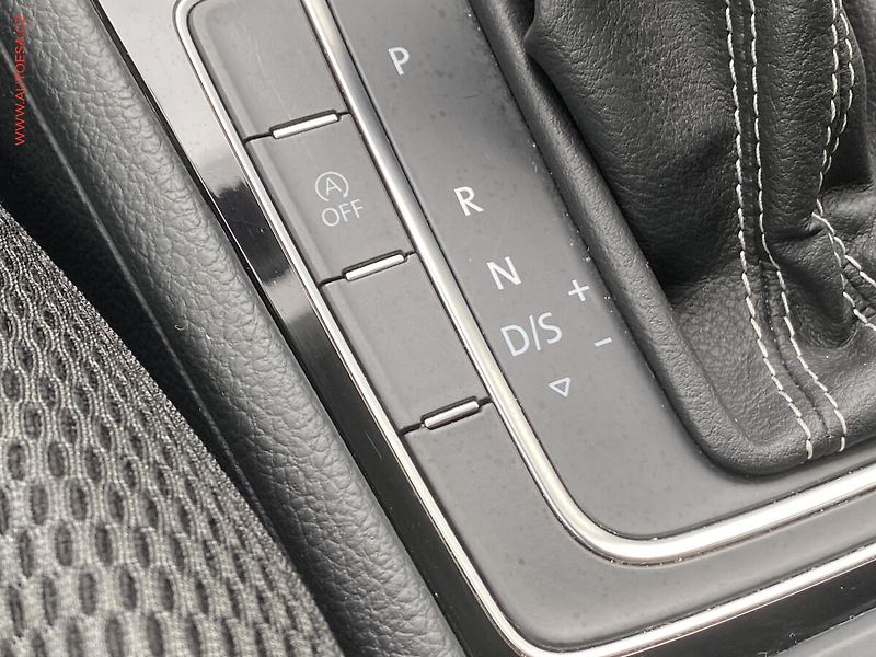 Volkswagen Golf (2014) 1.4 TSi, CUP, DSG, kamera - fotka 14 z 19