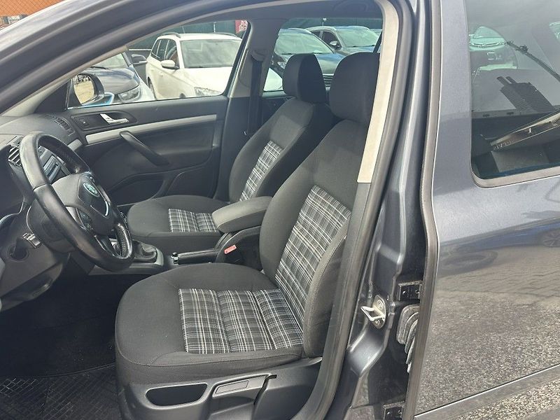 Škoda Octavia Style 2.0 TDi 103kW serviska - fotka 12 z 22