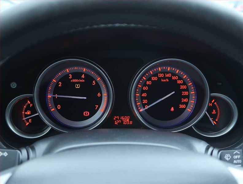 Mazda 6 (2008) 2.5, Tažné, jezdí výborně - fotka 11 z 16