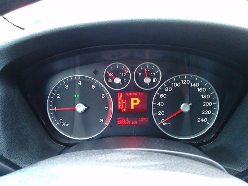 Ford Focus 1.6i,74 kW, automat!, nová STK - fotka 18 z 24
