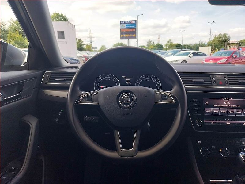 Škoda Superb (2019) 2.0 TDI, Kůže, Navi, Bi-Xenony - fotka 17 z 17