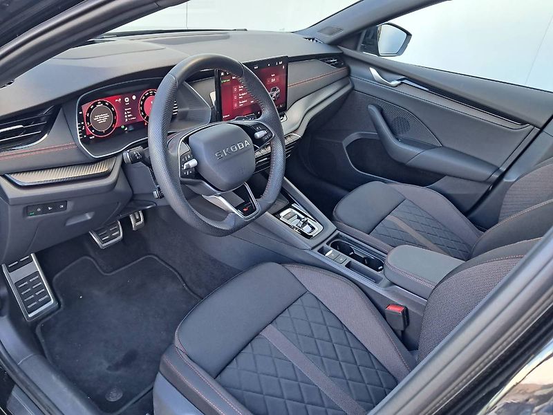 Škoda Octavia (2025) IV RS 2.0 TSI / 195 kW  DSG7 - fotka 23 z 32