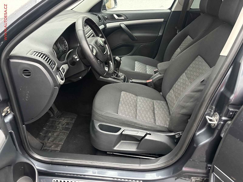 Škoda Octavia (2012) 1.6 TDi, ČR, AC - fotka 9 z 15