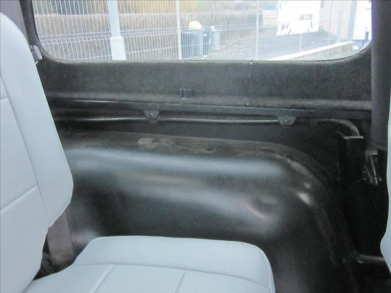 Jeep Wrangler 2.5i 4x4, Hardtop - fotka 23 z 38