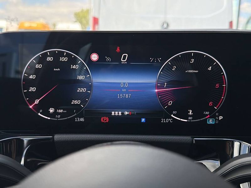 Mercedes-Benz GLA (2025) 200 d 4M - fotka 16 z 27