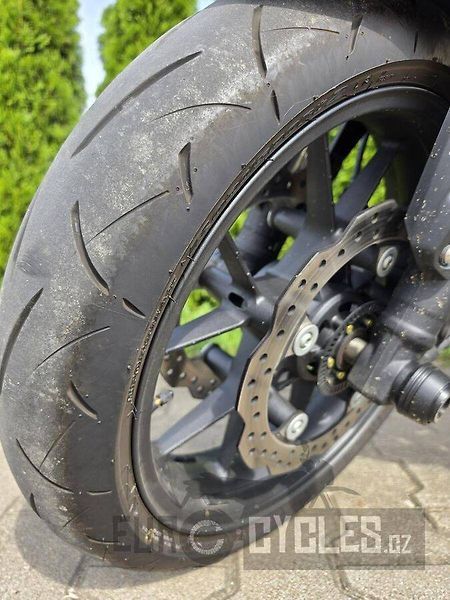 Honda CB 750 Hornet (2023) - fotka 8 z 19