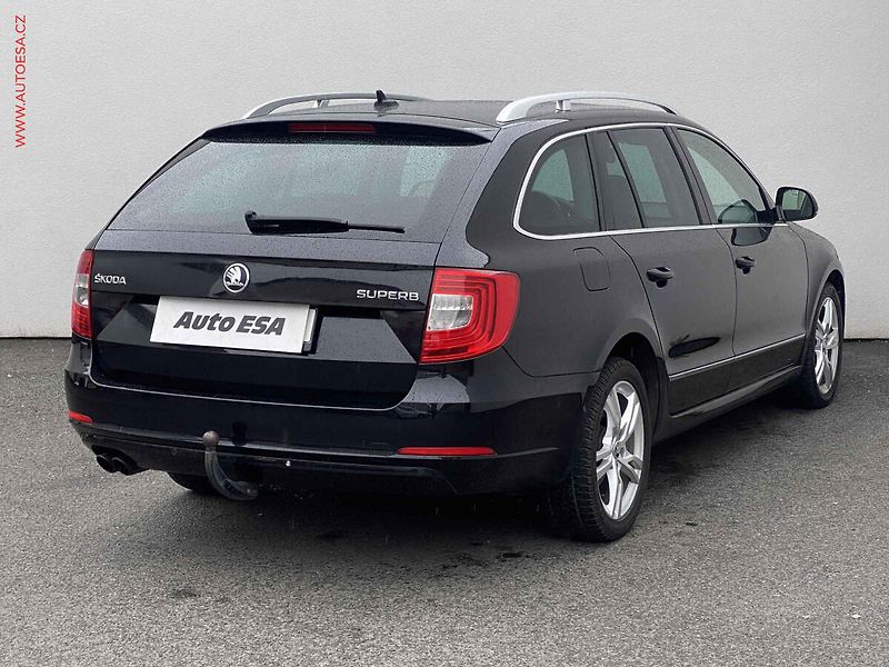 Škoda Superb (2014) 2.0 TDI, Navi, bixen - fotka 4 z 19