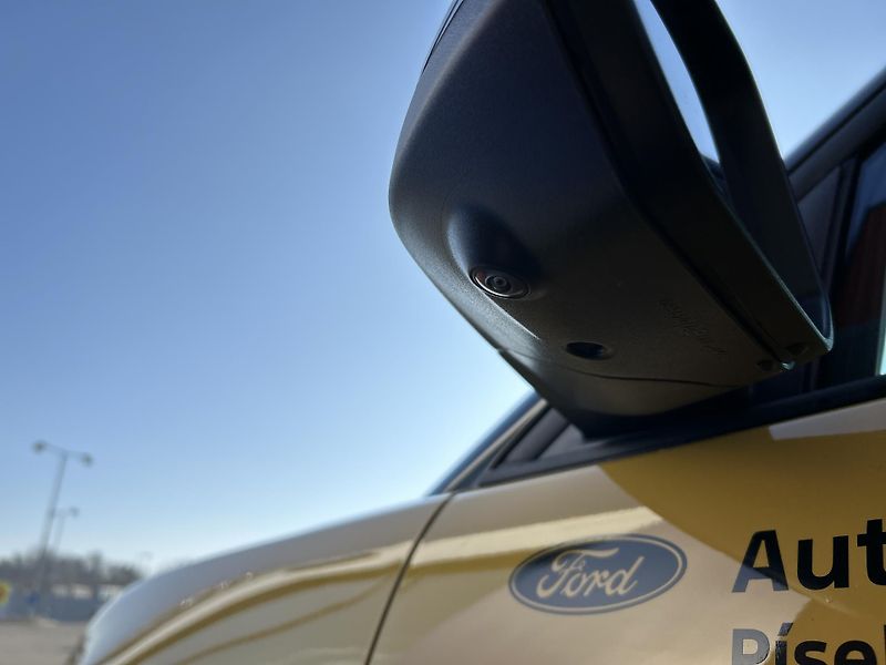 Ford Capri Premium AWD 79 kWh 250kW - fotka 5 z 38