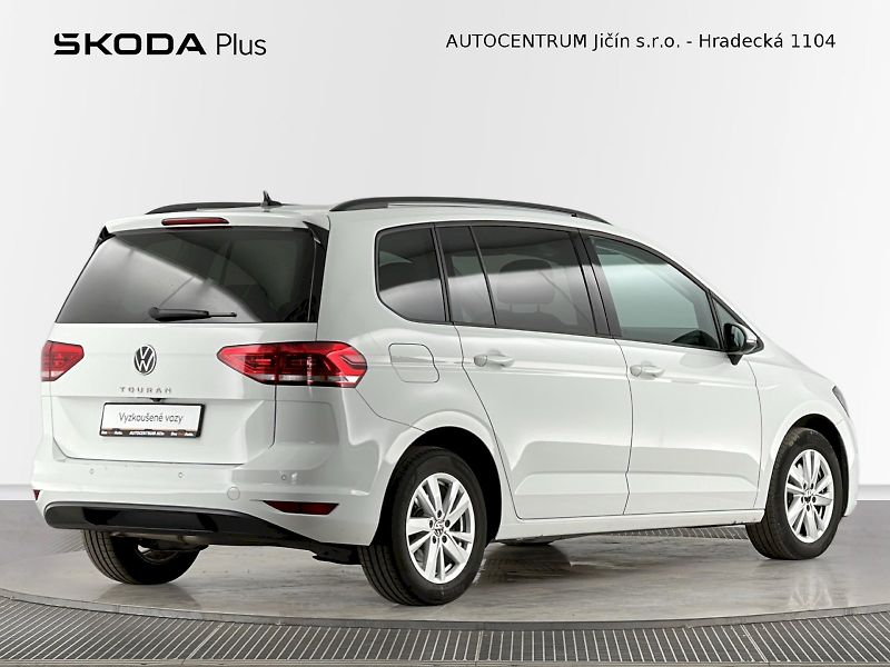 Volkswagen Touran (2022) Comfortline 2.0 TDI 90kW - fotka 2 z 33