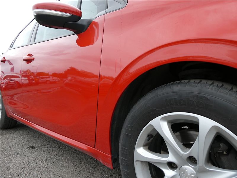 Peugeot 208 1,2 PureTech 61kW Active,2xkol - fotka 12 z 37