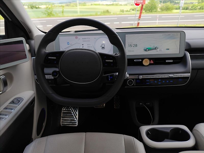 Hyundai Ioniq 5 POWER4×2 STYLE PREM TECH - fotka 9 z 27