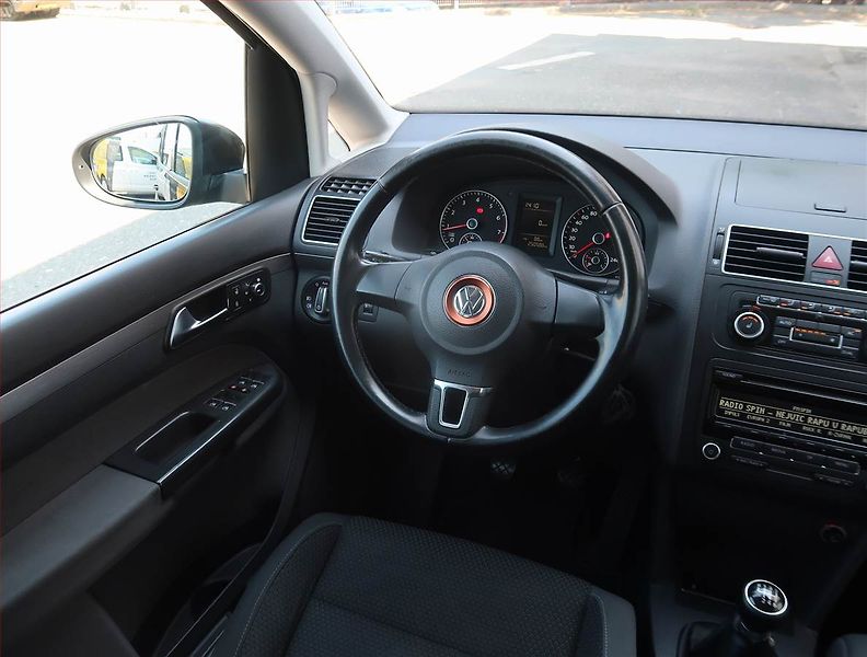 Volkswagen Touran (2011) 1.2 TSI, Tempomat - fotka 7 z 15