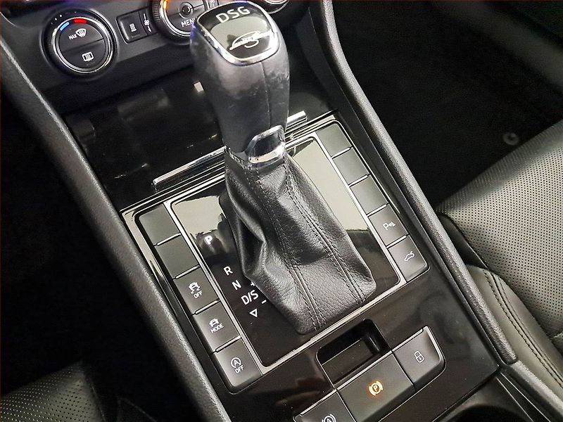 Škoda Superb (2017) Laurin&Klement 2.0 TDI 4x4 - fotka 13 z 24