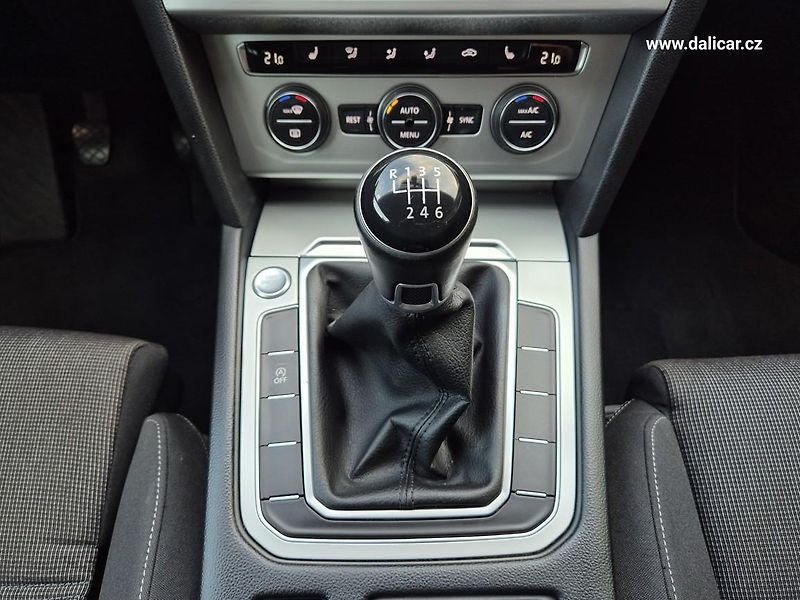Volkswagen Passat Variant (2018) 1.4TSi 110KW ComfortLine  - fotka 29 z 54